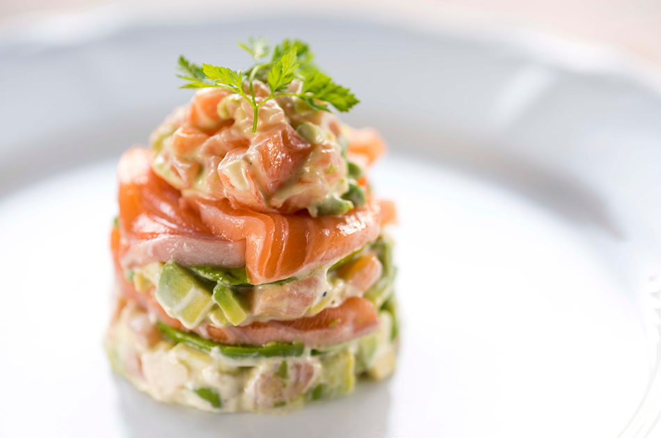 サーモンとアボカドのミルフィーユ
