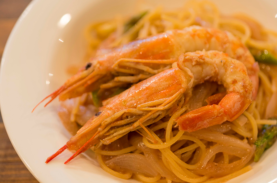 えびとアスパラのパスタ